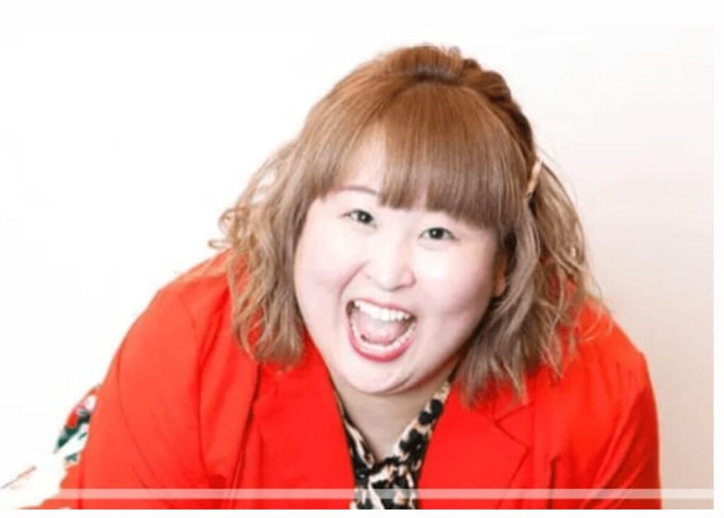 大笑いするかなで