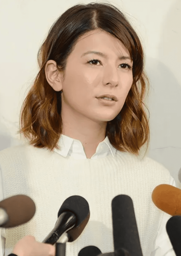 スザンヌ会見